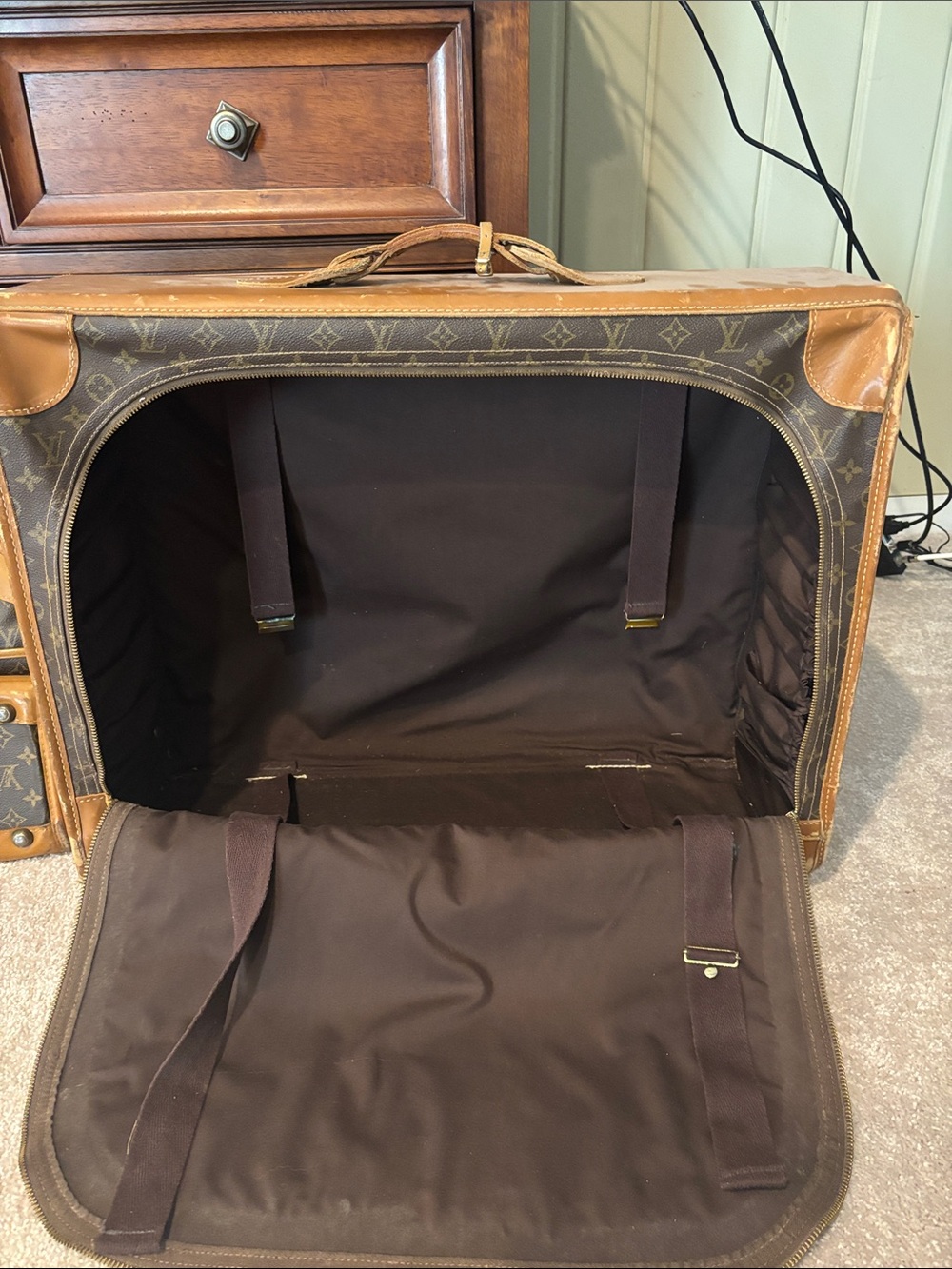 Vintage Louis Vuitton luggage, carry-on bag and train case vintage 1980s. - Picture 3 of 4